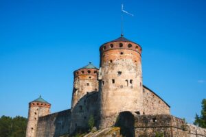 Hrad Olavinlinna ve městě Savonlinna - poznávací zájezdy do Japonska