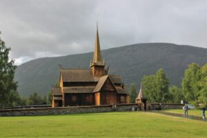Typický kostelík v Norsku - poznávací zájezdy