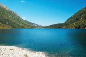 Horské jezero ve Vysokých Tatrách